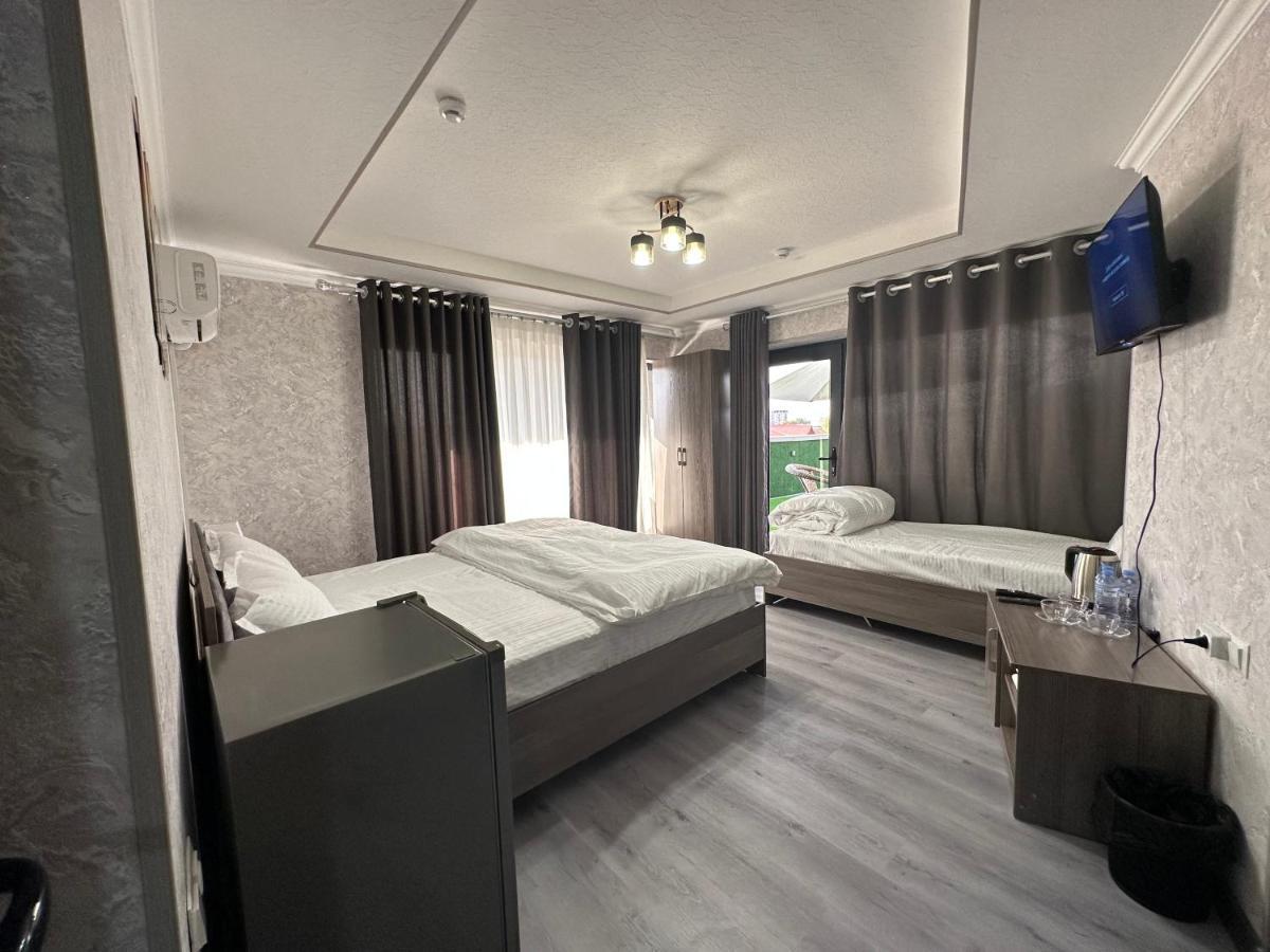 Byond Hotel & Hostel Tasjkent Eksteriør bilde