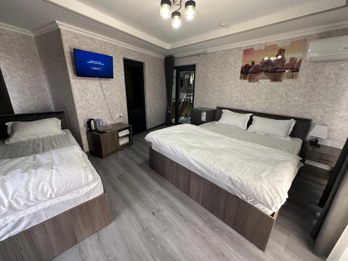 Byond Hotel & Hostel Tasjkent Eksteriør bilde