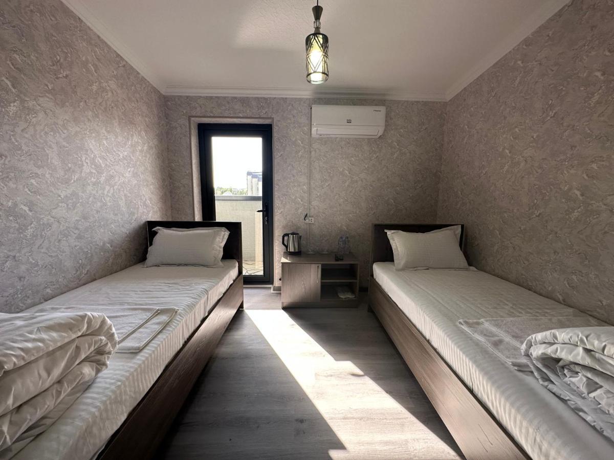 Byond Hotel & Hostel Tasjkent Eksteriør bilde