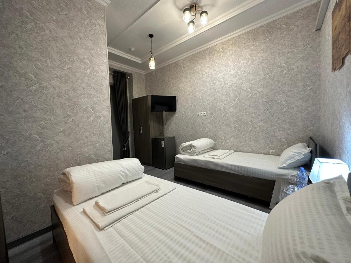 Byond Hotel & Hostel Tasjkent Eksteriør bilde