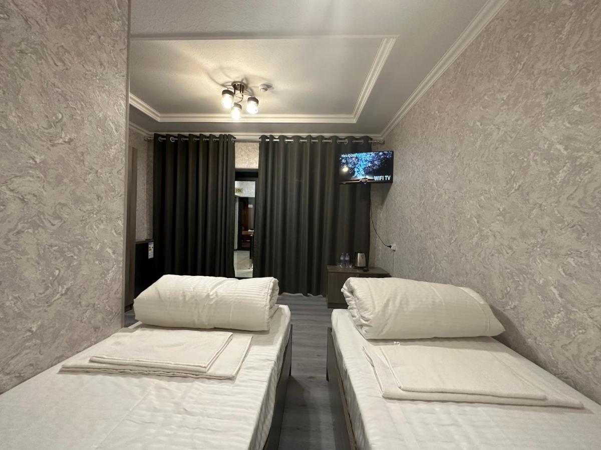 Byond Hotel & Hostel Tasjkent Eksteriør bilde
